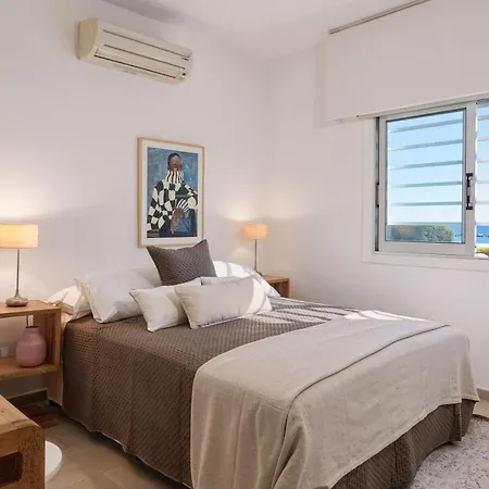 Seafront Haven, Apartment