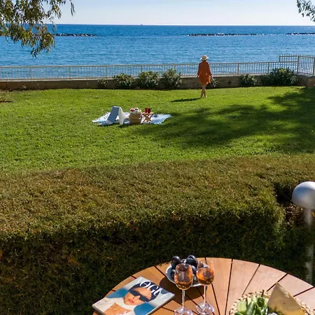 Apartment Seafront Haven, Limassol